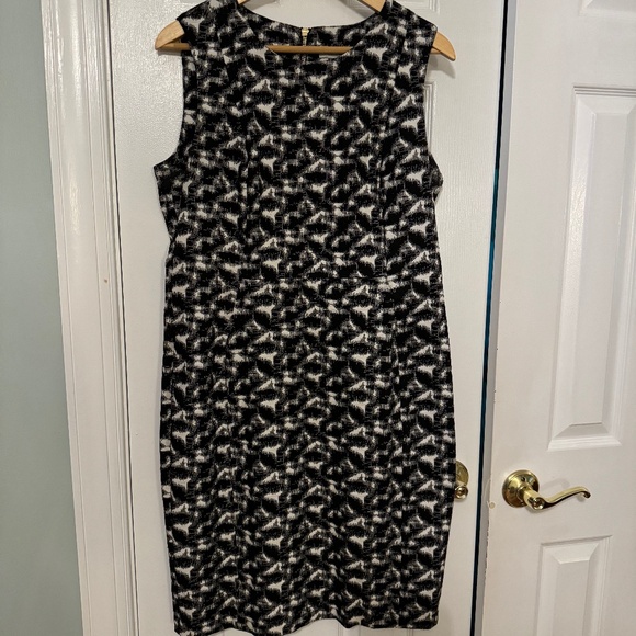 Calvin Klein Sheath Dress - Picture 1 of 6